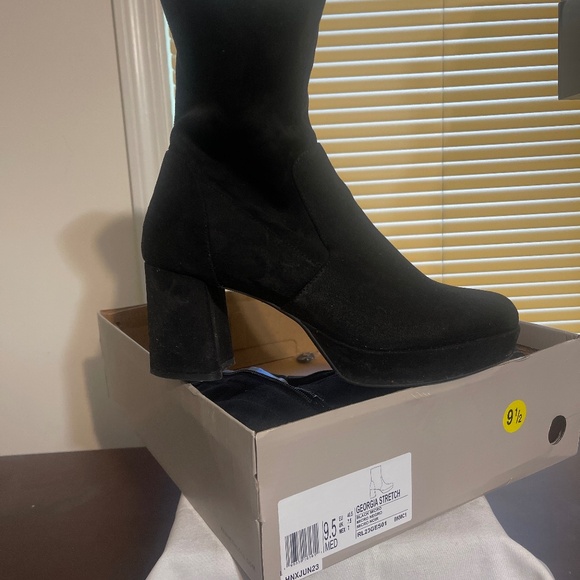 Kenneth Cole Reaction Shoes - Black over ankle boot